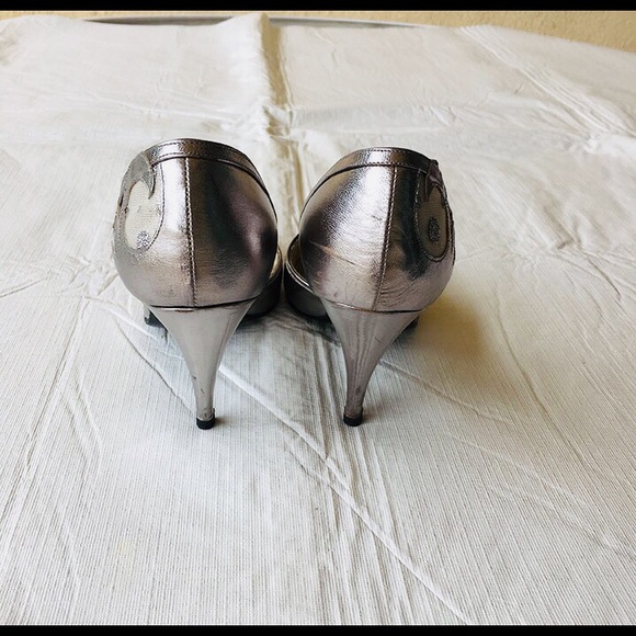 Stuart Weitzman size 7 1/2 formal pumps in pewter - Picture 4 of 6